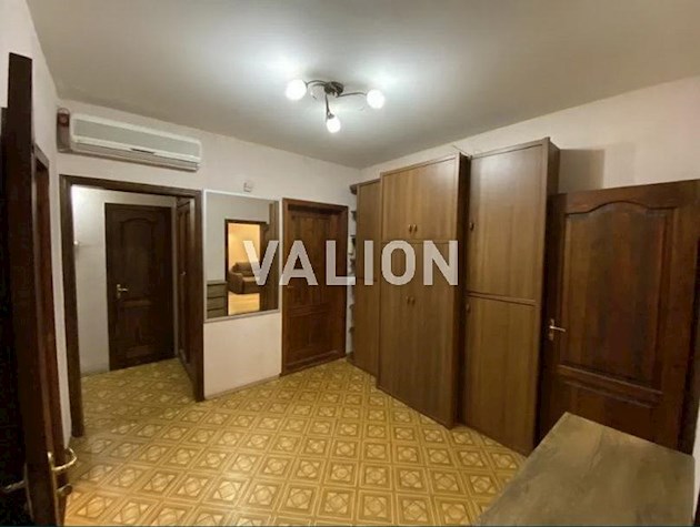 Продам 3х комнатную квартиру, район Виноградарь, пер. Апрельский (Апрельский), 1-В