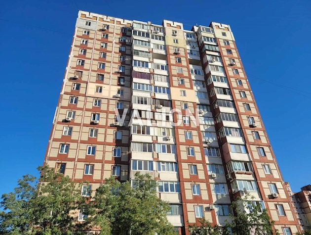 Продам 2к. квартиру по пр-ту Маяковского, 71, Троещина