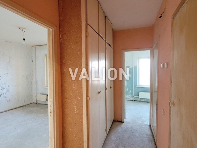 Продам 2к. квартиру по пр-ту Маяковского, 71, Троещина