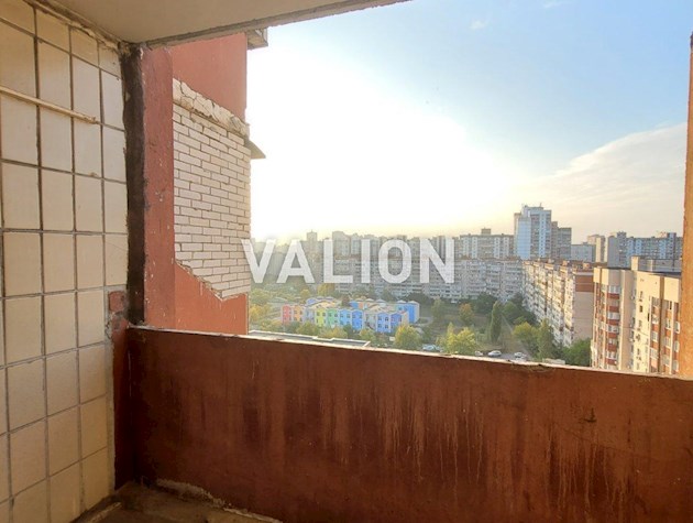 Продам 2к. квартиру по пр-ту Маяковского, 71, Троещина