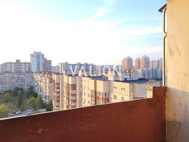 Продам 2к. квартиру по пр-ту Маяковского, 71, Троещина