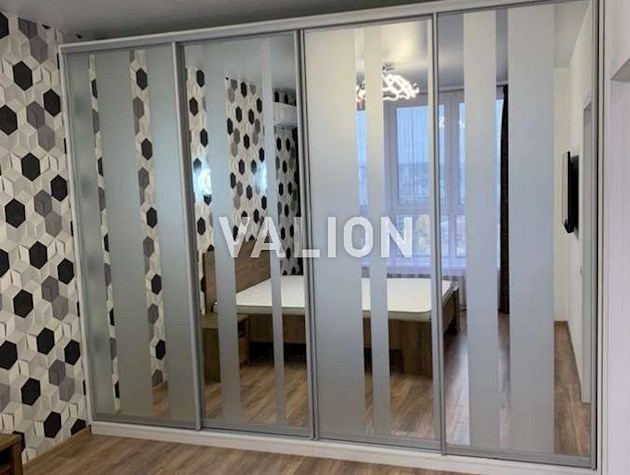 Продам 1к.кв Степана Бандери, 32, Набережно-Рибальська дорога, 27