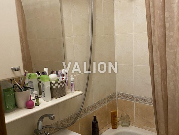 Продается 3 комнатная квартира по ул. Большая Окружная,3, Святошинский район.