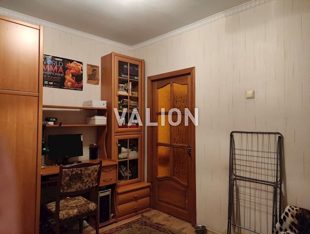 Продается 3 комнатная квартира по ул. Большая Окружная,3, Святошинский район.