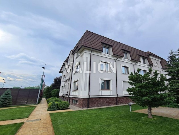 Продаж 2-кімнатної квартири по вул.Садова, 73