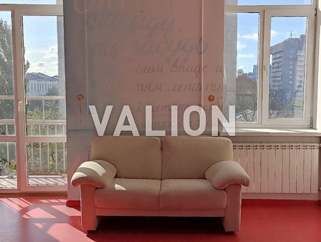 Продажа 5к квартиры на Богдана Хмельницкого 68