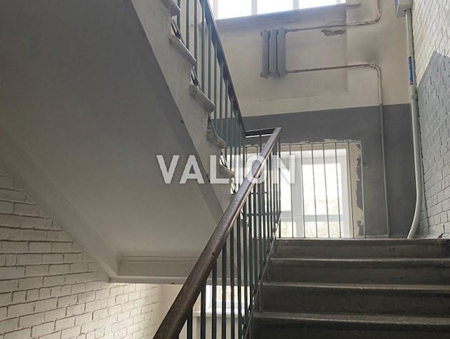 1 комн. сталинка в центре.м.Дружбы Народов.