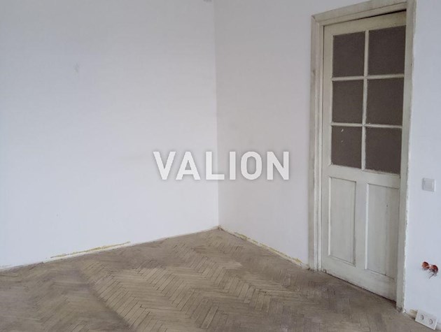 1 комн. сталинка в центре.м.Дружбы Народов.