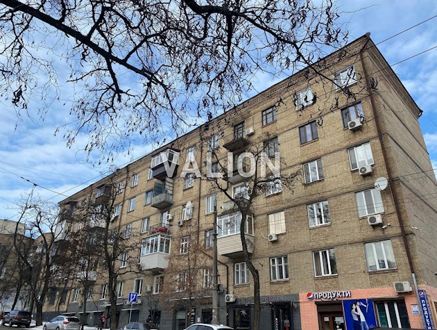 1 комн. сталинка в центре.м.Дружбы Народов.