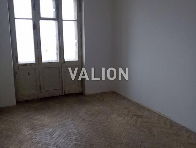 1 комн. сталинка в центре.м.Дружбы Народов.