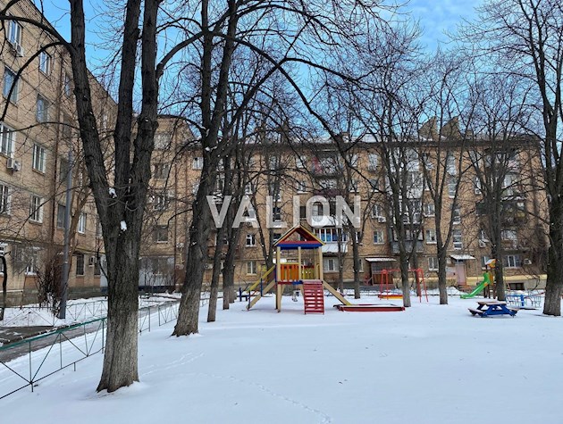 1 комн. сталинка в центре.м.Дружбы Народов.