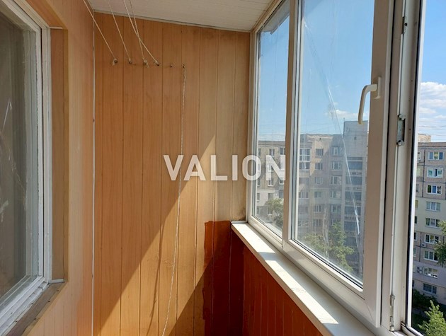 Двухкомнатная. вул. Приречная, 9-А, рядом метро и Днепр