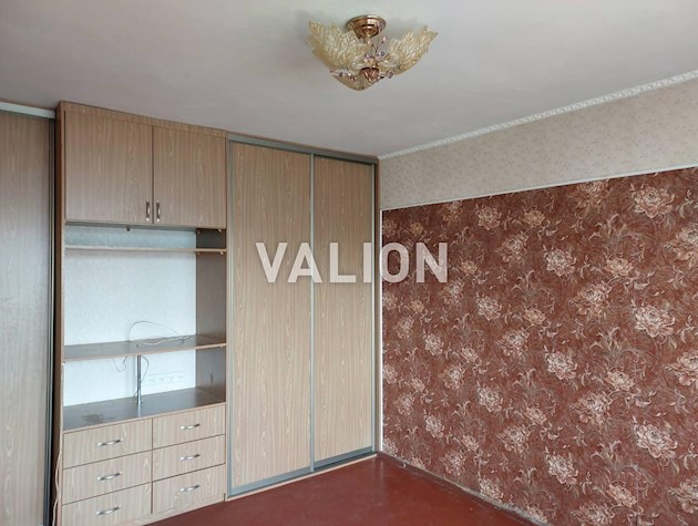 Двухкомнатная. вул. Приречная, 9-А, рядом метро и Днепр