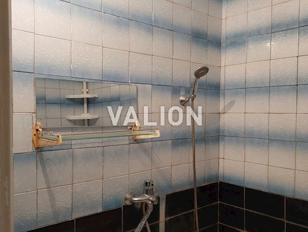 Двухкомнатная. вул. Приречная, 9-А, рядом метро и Днепр