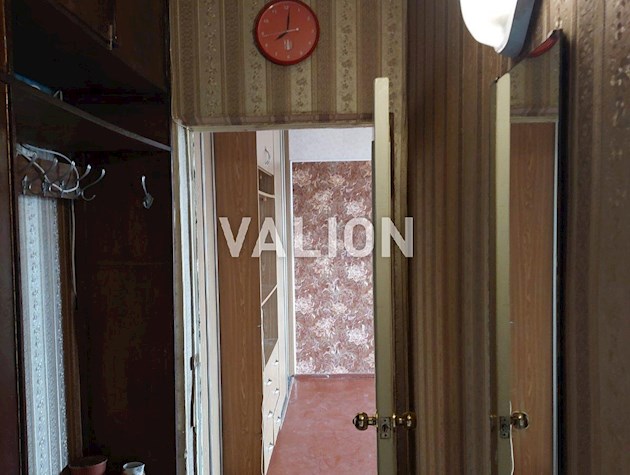 Двухкомнатная. вул. Приречная, 9-А, рядом метро и Днепр