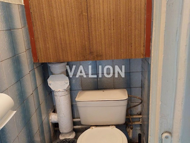 Двухкомнатная. вул. Приречная, 9-А, рядом метро и Днепр