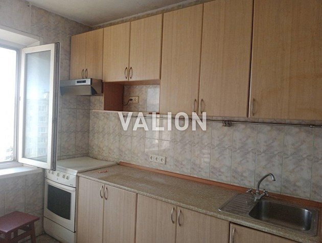 Двухкомнатная. вул. Приречная, 9-А, рядом метро и Днепр