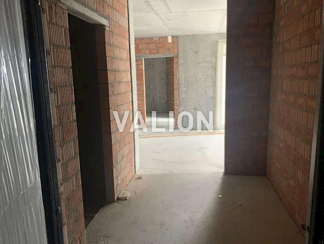 Продаж 1-к квартири вул. Зарічна 8