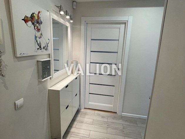 Продаётся уютная 2 комнатная квартира по ул. Пожарского,8, метро Дарница