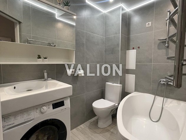 Продаётся уютная 2 комнатная квартира по ул. Пожарского,8, метро Дарница