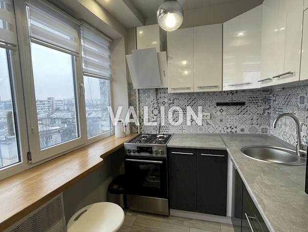 Продаётся уютная 2 комнатная квартира по ул. Пожарского,8, метро Дарница