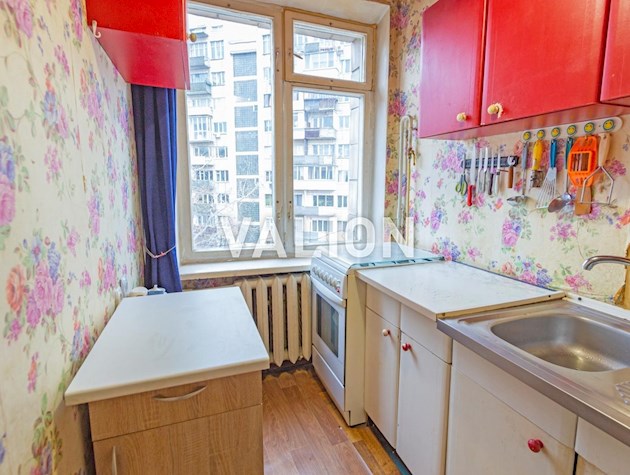 Киев Печерский р-н Метро Дружбы Народов Продажа 1к квартиры 35000$