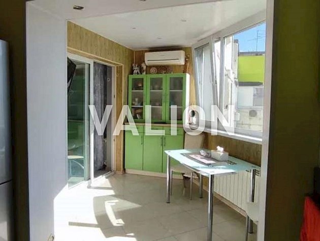 Продається 3-кімнатна квартира на Троєщині, вул.Лаврухіна, 7