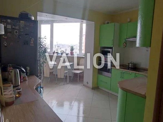 Продається 3-кімнатна квартира на Троєщині, вул.Лаврухіна, 7