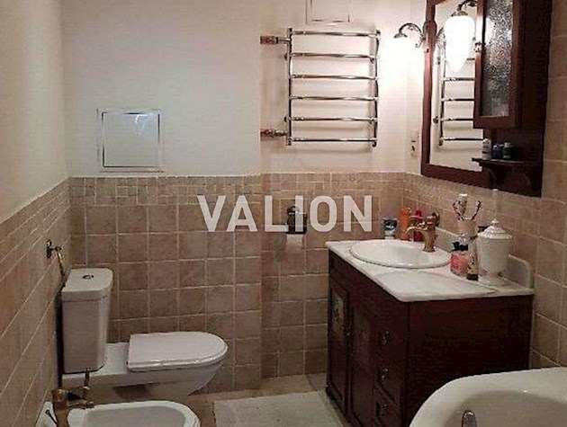 Продаж 6-кімнатної квартири 232 кв. м на вул. Олександра Мишуги, 2.