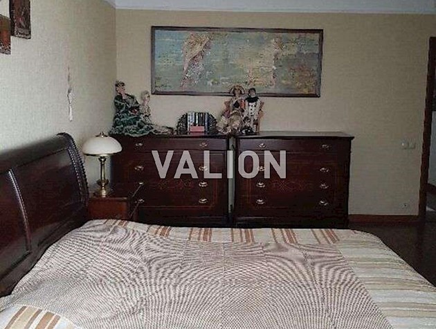 Продаж 6-кімнатної квартири 232 кв. м на вул. Олександра Мишуги, 2.