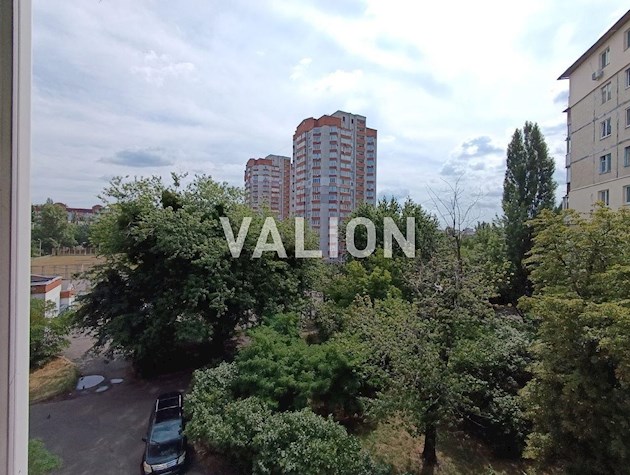 БЕЗ %! Продается 3-комнатная квартира, бульвар Верховного Совета 19-Б. Днепровский район, Соцгород, метро Дарница, Левый берег.