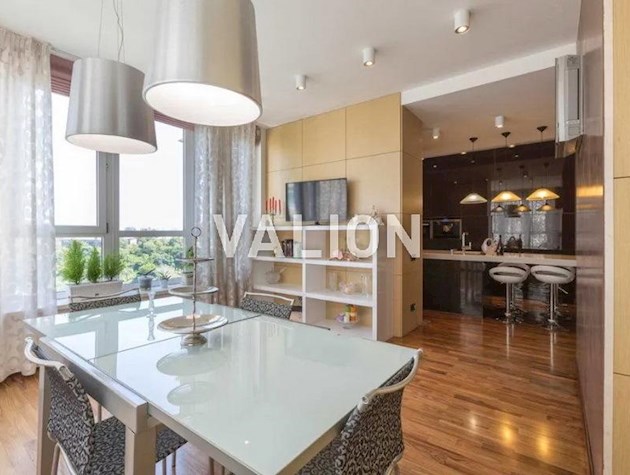 Продажа 4к квартиры с дизайнерским ремонтом, ул. Мокрая (Кудряшова) 20, ЖК Времена года