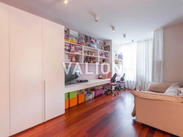 Продажа 4к квартиры с дизайнерским ремонтом, ул. Мокрая (Кудряшова) 20, ЖК Времена года