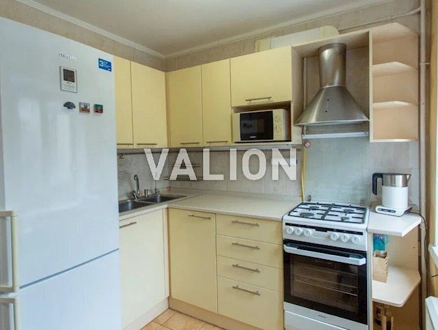 Подам1к квартиру на Печерську, вул. Бойчука 26.