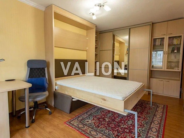 Подам1к квартиру на Печерську, вул. Бойчука 26.