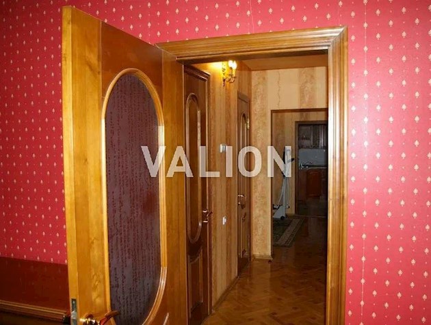 Продается 2-комнатная квартира на ул. Бориса Гмыри, 9-В.