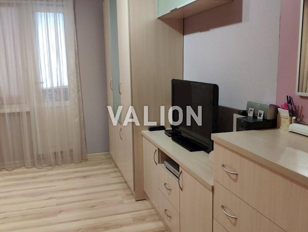 Продажа 3-х комнатной квартиры на Оболони в 5-ти минутах пешком до метро Героев Днепра.