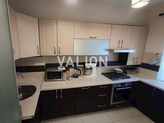 Продажа 3-х комнатной квартиры на Оболони в 5-ти минутах пешком до метро Героев Днепра.