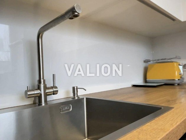 Продаю 2 комнатную квартиру по ул. Пражская, 21, Днепровский район, м.Черниговская. Без комиссии