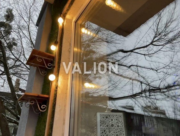 Продаю 2 комнатную квартиру по ул. Пражская, 21, Днепровский район, м.Черниговская. Без комиссии