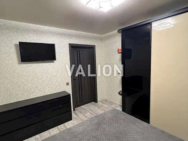 Продаж 3-к квартири вул. Микільсько-Слобідська 6/2