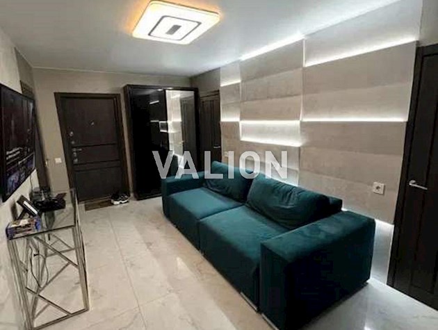 Продаж 3-к квартири вул. Микільсько-Слобідська 6/2