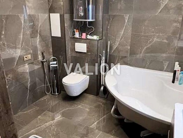 Продаж 3-к квартири вул. Микільсько-Слобідська 6/2