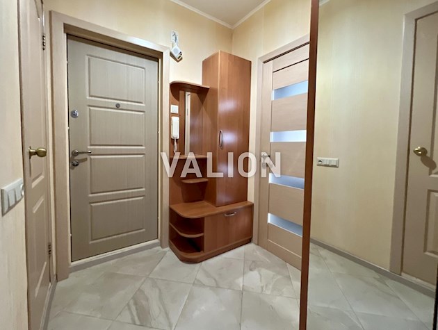 Продается 1-комнатная квартира на 2/9 этаже с ремонтом 34,9 кв.