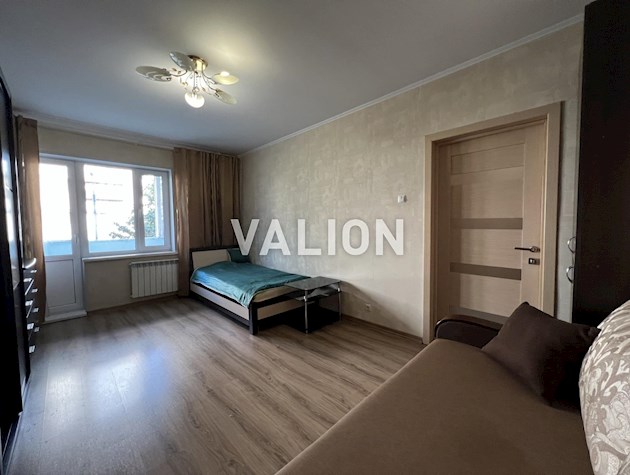 Продается 1-комнатная квартира на 2/9 этаже с ремонтом 34,9 кв.