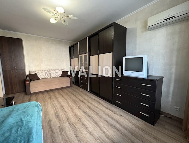 Продается 1-комнатная квартира на 2/9 этаже с ремонтом 34,9 кв.