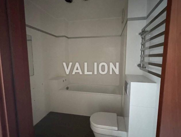 Продаётся 3-х комнатная квартира, левый берег, Дарницкий район, ул. Михаила Гришко 9.