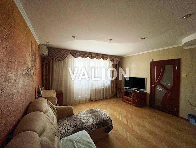 Продажа 3 комнатной квартиры с ремонтом ул.Пулюя, 5б. Соломенский р-н