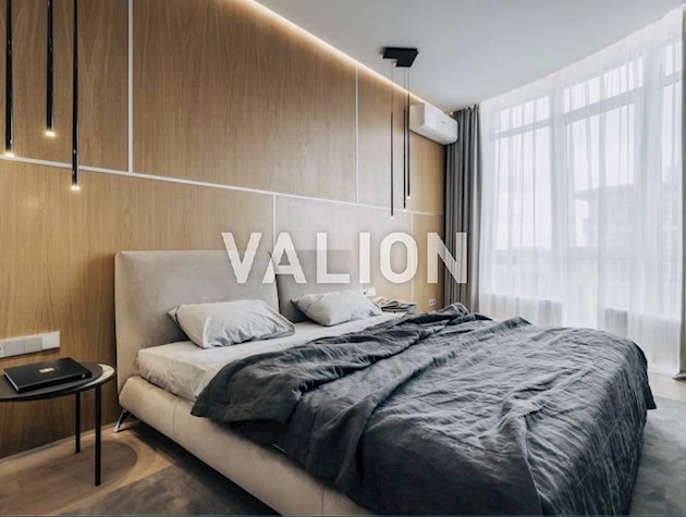 Продам квартиру 107 кв. ЖК Смарагдовий Механізаторів 2