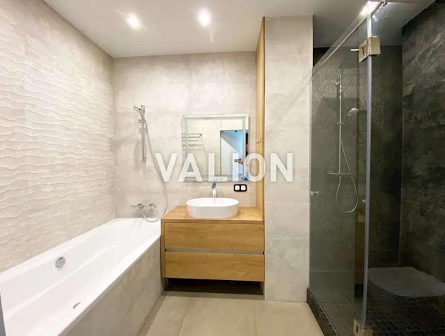 Продажа 2-комнатной квартиры с авторским ремонтом по ул. Драгоманова, 6б. Позняки